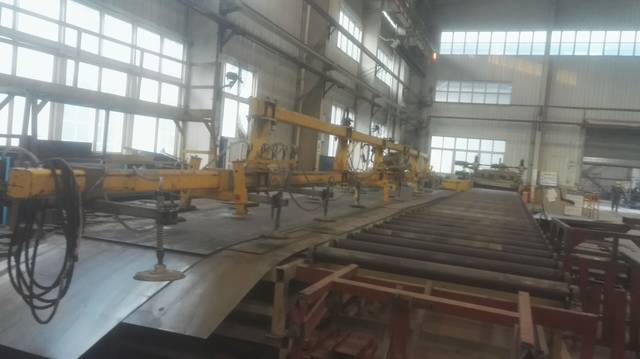 中国中车集团长薄钢板上下料吊装技术解析